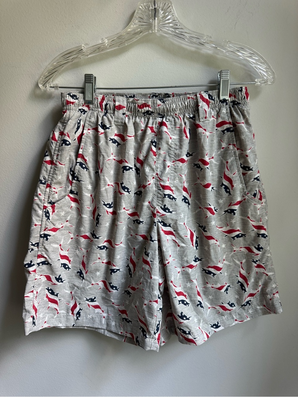 Men’s Columbia PFG Gray Flag Shark Shorts Print Size Small